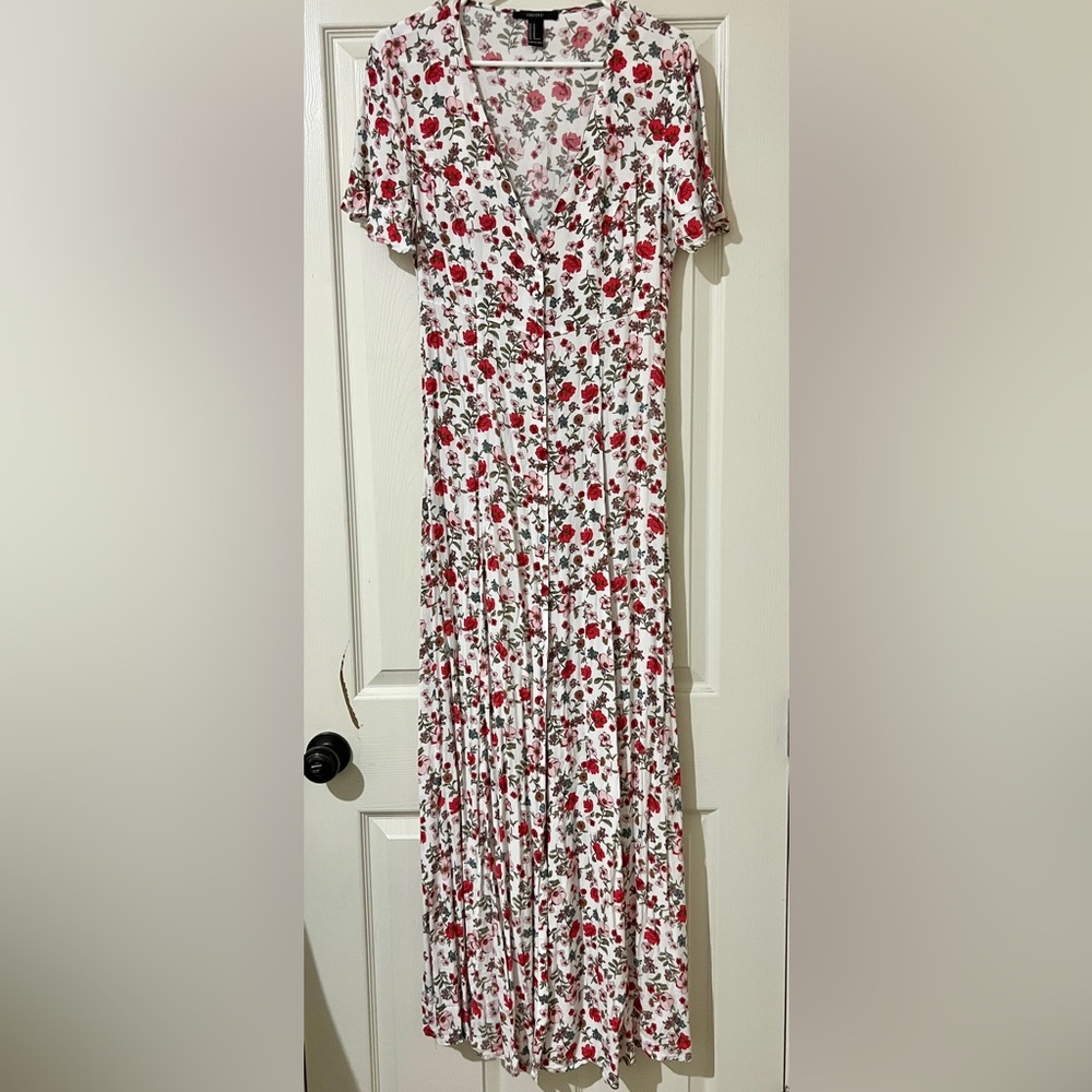 Forever 21 Crepe Fabric Flowy Floral Button Dress